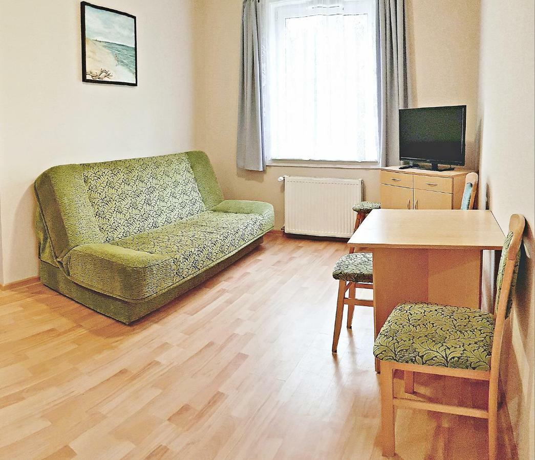 Pokoje Goscinne Konik Morski Dębki Exteriör bild